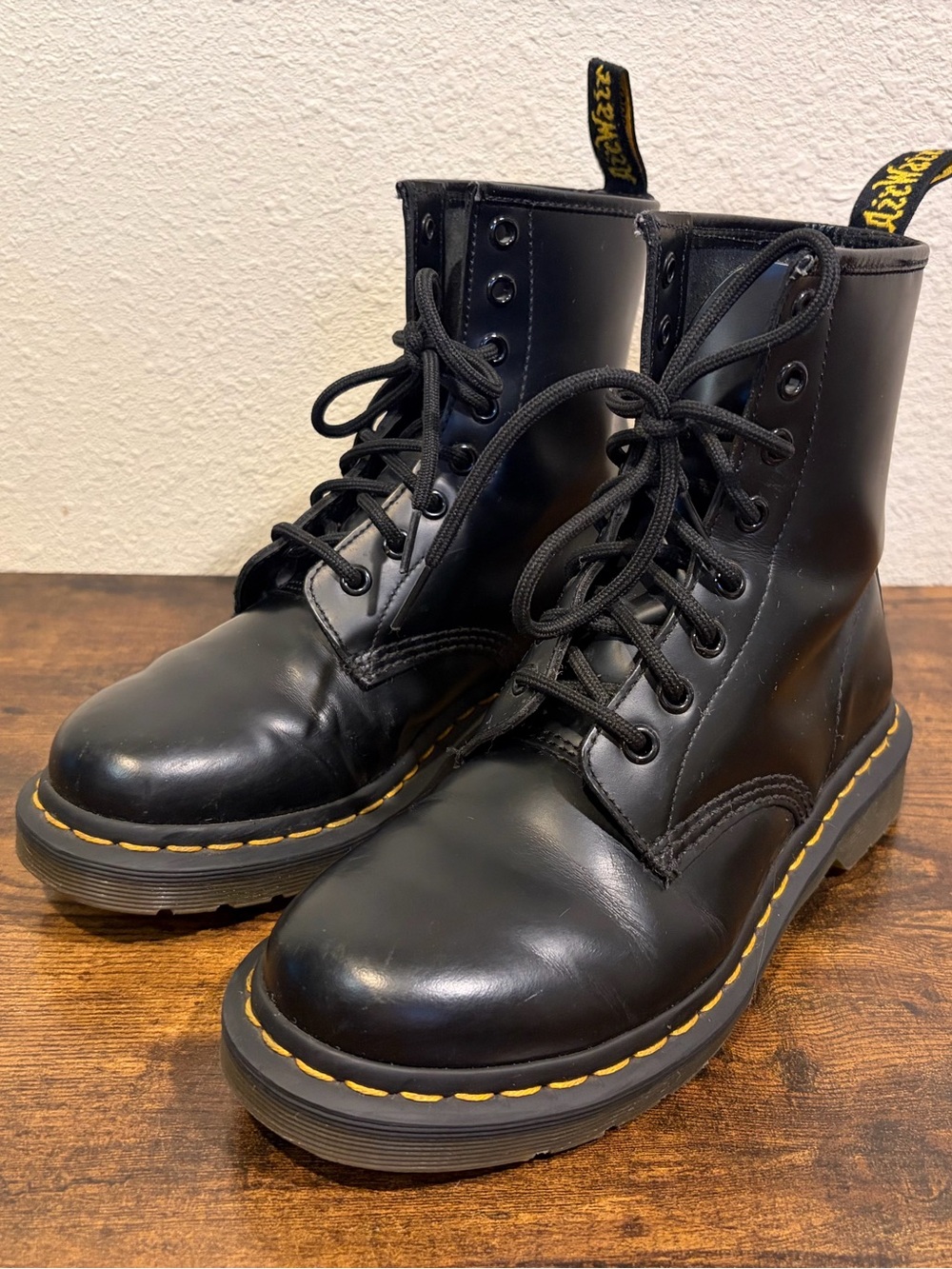 Dr. Martens Women's 1450 W Black Lace-Up Ankle Combat Boots Size 6